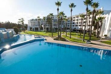 هتل L Orient Palace Resort And Spa