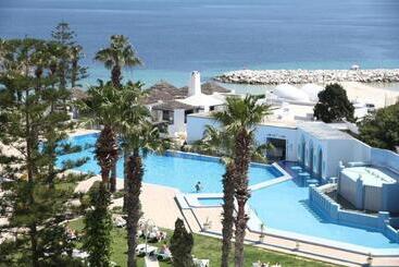 هتل L Orient Palace Resort And Spa