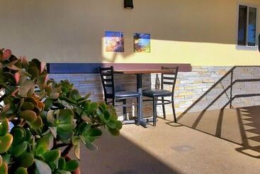 هتل Quality Inn & Suites Anaheim At The Park