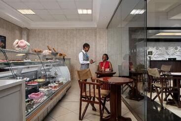 هتل Sheraton Kampala