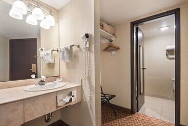 Surestay Plus Hotel By Best Western Reno Airport