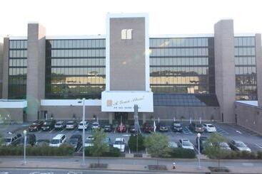 The Barclay Towers Hotel And Resort