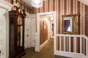 هتل The Coolidge Corner Guest House: A Brookline Bed And Breakfast