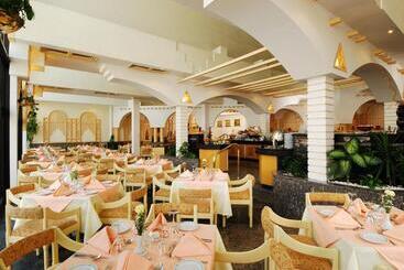 هتل Pyramids Resort by Jaz