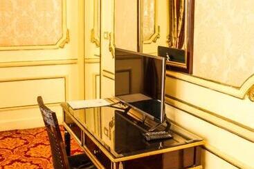 Windsor Palace Luxury Heritage Hotel Since 1906 By Paradise Inn Group