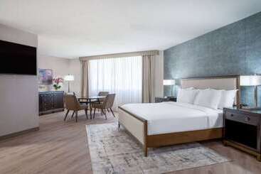 هتل Wyndham Indianapolis Airport