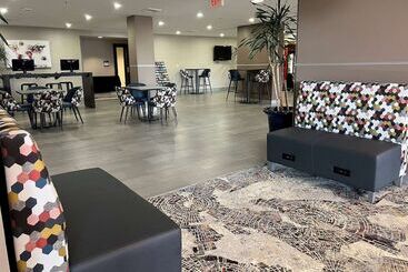 هتل Wyndham Indianapolis Airport