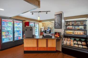 هتل Wyndham Indianapolis Airport
