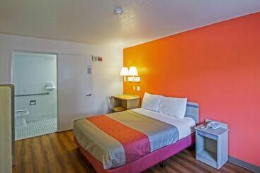 Motel 6 Redding, Ca  South