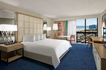 استراحتگاه Bahia Mar Ft. Lauderdale Beach  A Doubletree By Hilton