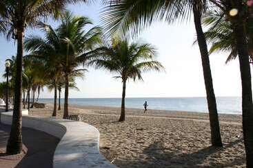 استراحتگاه Bahia Mar Ft. Lauderdale Beach  A Doubletree By Hilton
