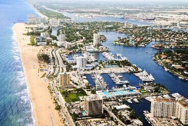 استراحتگاه Bahia Mar Ft. Lauderdale Beach  A Doubletree By Hilton