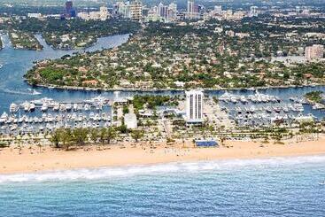 استراحتگاه Bahia Mar Ft. Lauderdale Beach  A Doubletree By Hilton