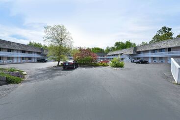هتل Americas Best Value Inn Mackinaw City