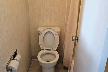 هتل Americas Best Value Inn Mackinaw City