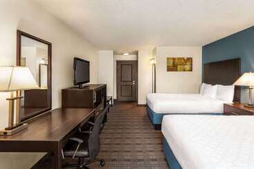 هتل Americinn By Wyndham La Crosse Riverfrontconference Center