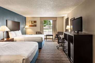 هتل Americinn By Wyndham La Crosse Riverfrontconference Center