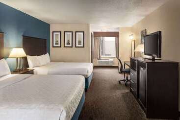 هتل Americinn By Wyndham La Crosse Riverfrontconference Center