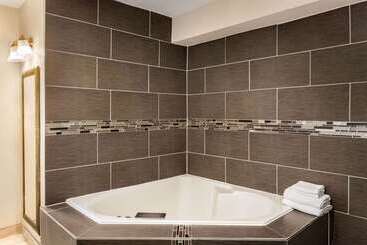 هتل Americinn By Wyndham La Crosse Riverfrontconference Center