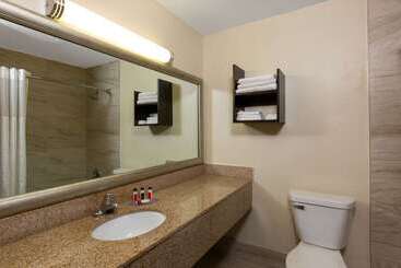 هتل Americinn By Wyndham La Crosse Riverfrontconference Center