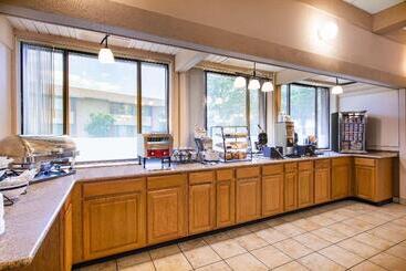 هتل Americinn By Wyndham La Crosse Riverfrontconference Center