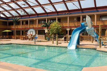 هتل Americinn By Wyndham La Crosse Riverfrontconference Center