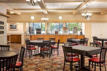 هتل Americinn By Wyndham La Crosse Riverfrontconference Center