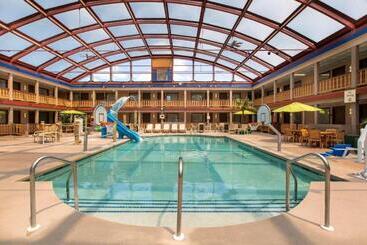 هتل Americinn By Wyndham La Crosse Riverfrontconference Center