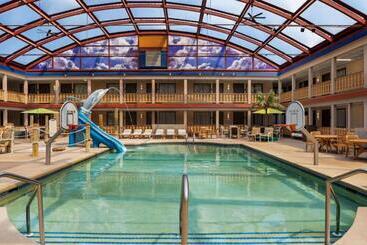 هتل Americinn By Wyndham La Crosse Riverfrontconference Center