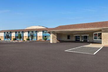 هتل Americinn By Wyndham La Crosse Riverfrontconference Center