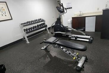 هتل Baymont By Wyndham Midland Airport
