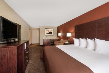 هتل Baymont By Wyndham Midland Airport