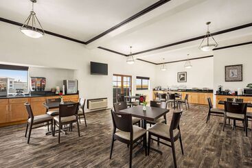 هتل Baymont By Wyndham Monterey Park