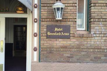 هتل Beresford Arms