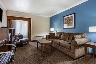 Best Western Airport Albuquerque Innsuites Hotel & Suites