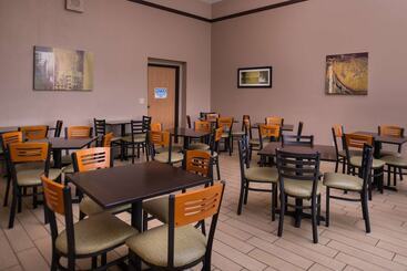 هتل Best Western Ambassador Inn & Suites