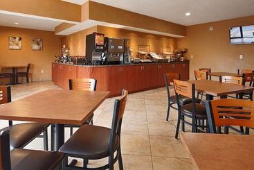 هتل Best Western Ambassador Inn & Suites
