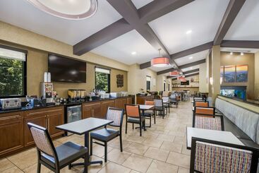 هتل Best Western Asheville Blue Ridge Parkway