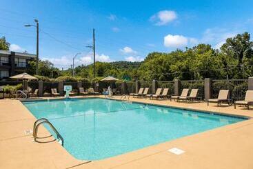 هتل Best Western Asheville Blue Ridge Parkway