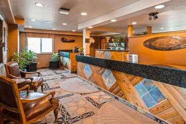 هتل Best Western Bidarka Inn