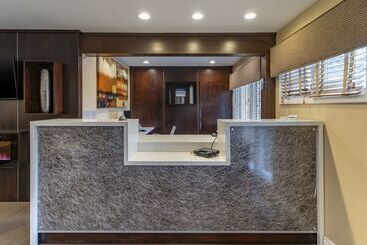 هتل Best Western Carmels Town House Lodge