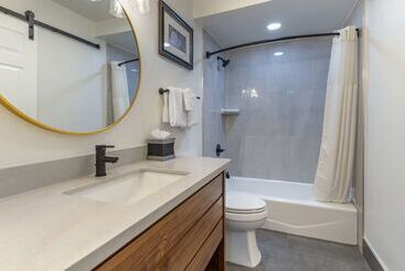 هتل Best Western Carmels Town House Lodge