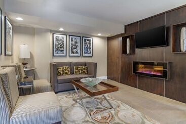 هتل Best Western Carmels Town House Lodge