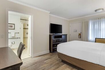 هتل Best Western Carmels Town House Lodge