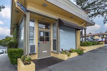هتل Best Western Carmels Town House Lodge