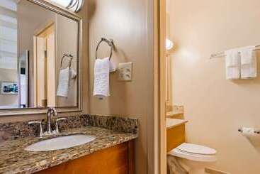 هتل Best Western Charleston Inn