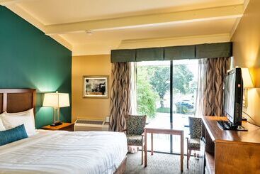 هتل Best Western Charleston Inn