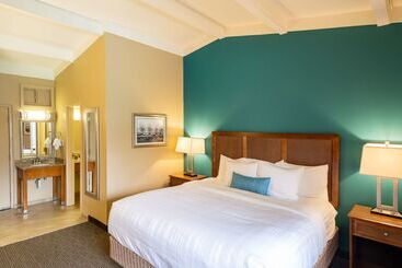 هتل Best Western Charleston Inn