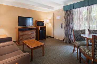 هتل Best Western Charleston Inn