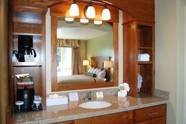هتل Best Western Driftwood Inn